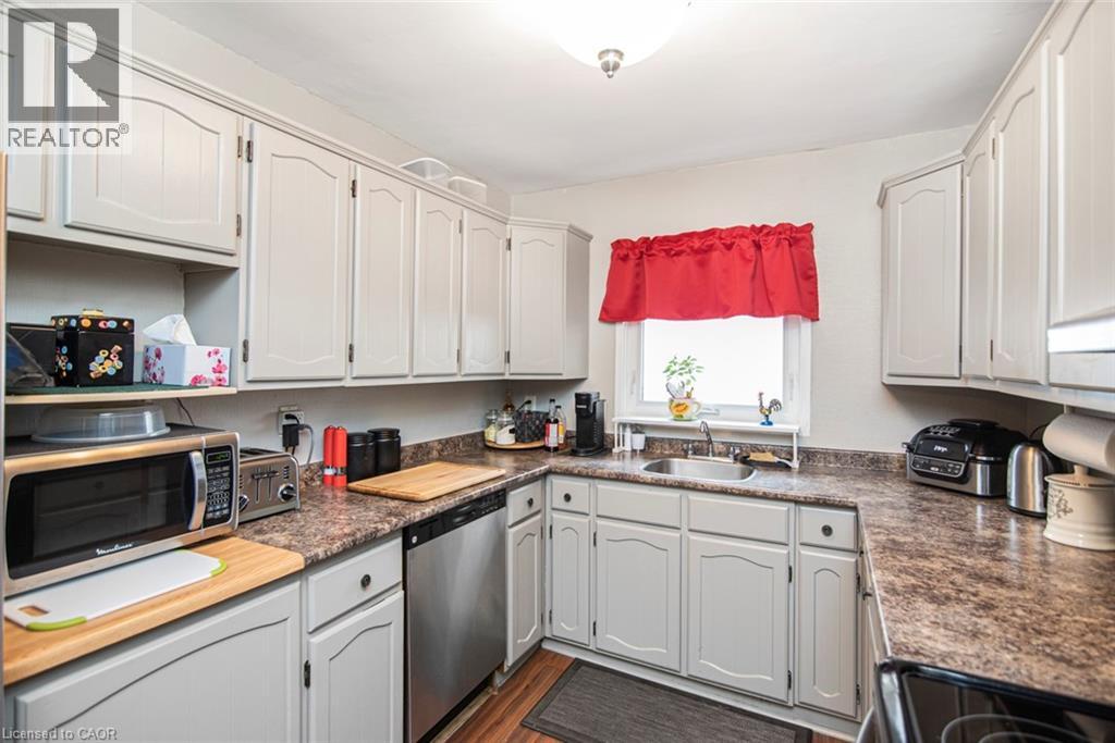 199 East 21st Street, Hamilton, Ontario L8V 2T6 - Photo 13 - 40788422