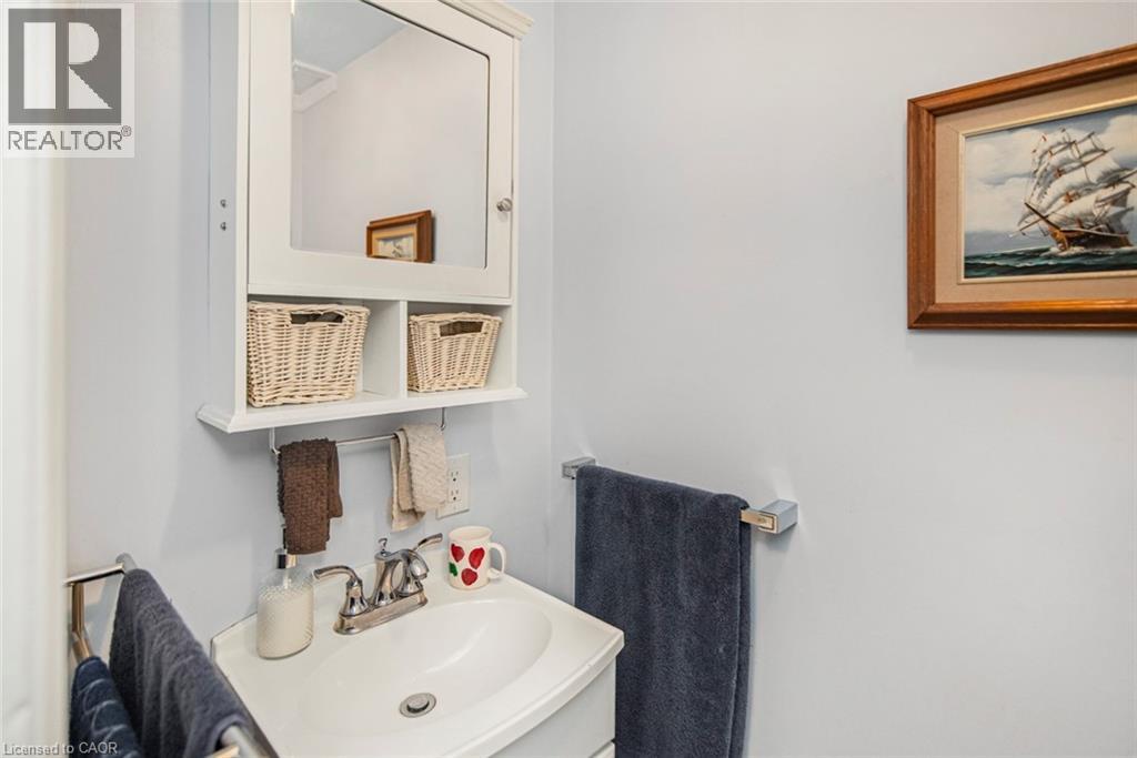 199 East 21st Street, Hamilton, Ontario L8V 2T6 - Photo 19 - 40788422