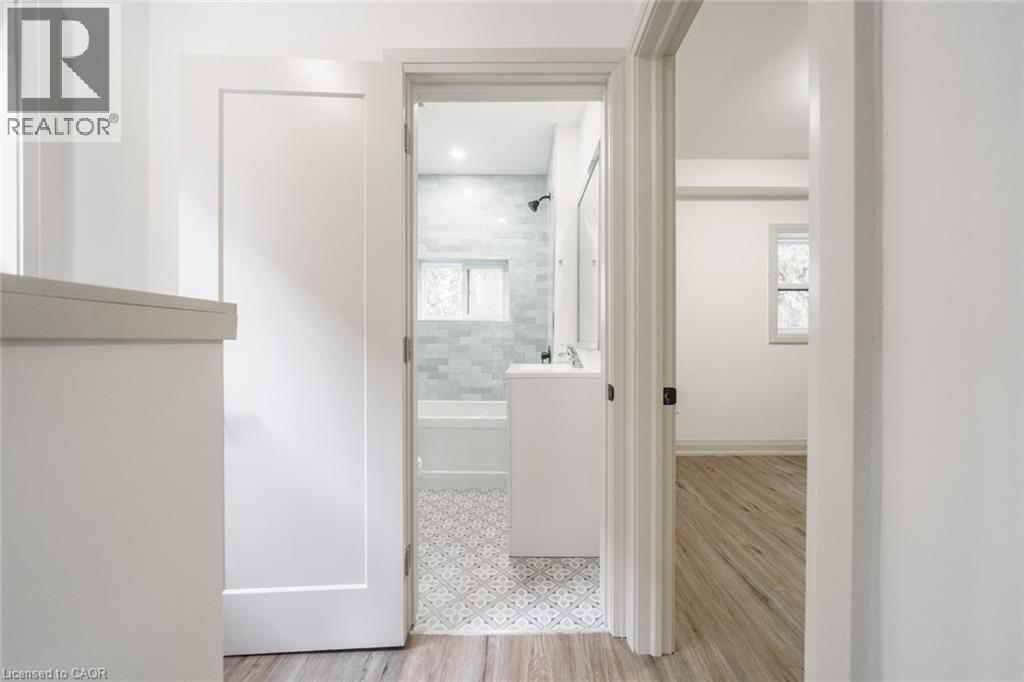 105 Aikman Avenue, Hamilton, Ontario L8M 1R1 - Photo 7 - 40788245