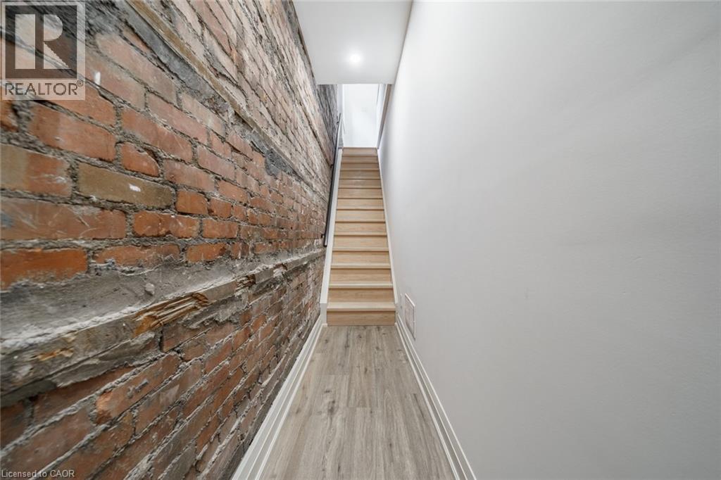 105 Aikman Avenue, Hamilton, Ontario L8M 1R1 - Photo 4 - 40788245