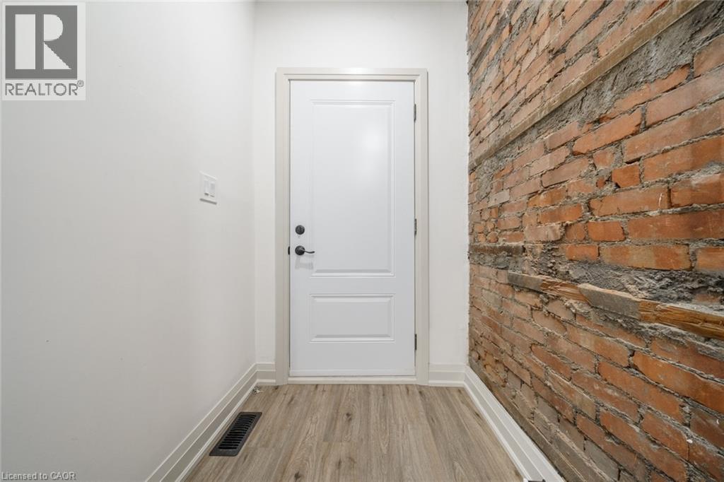 105 Aikman Avenue, Hamilton, Ontario L8M 1R1 - Photo 3 - 40788245