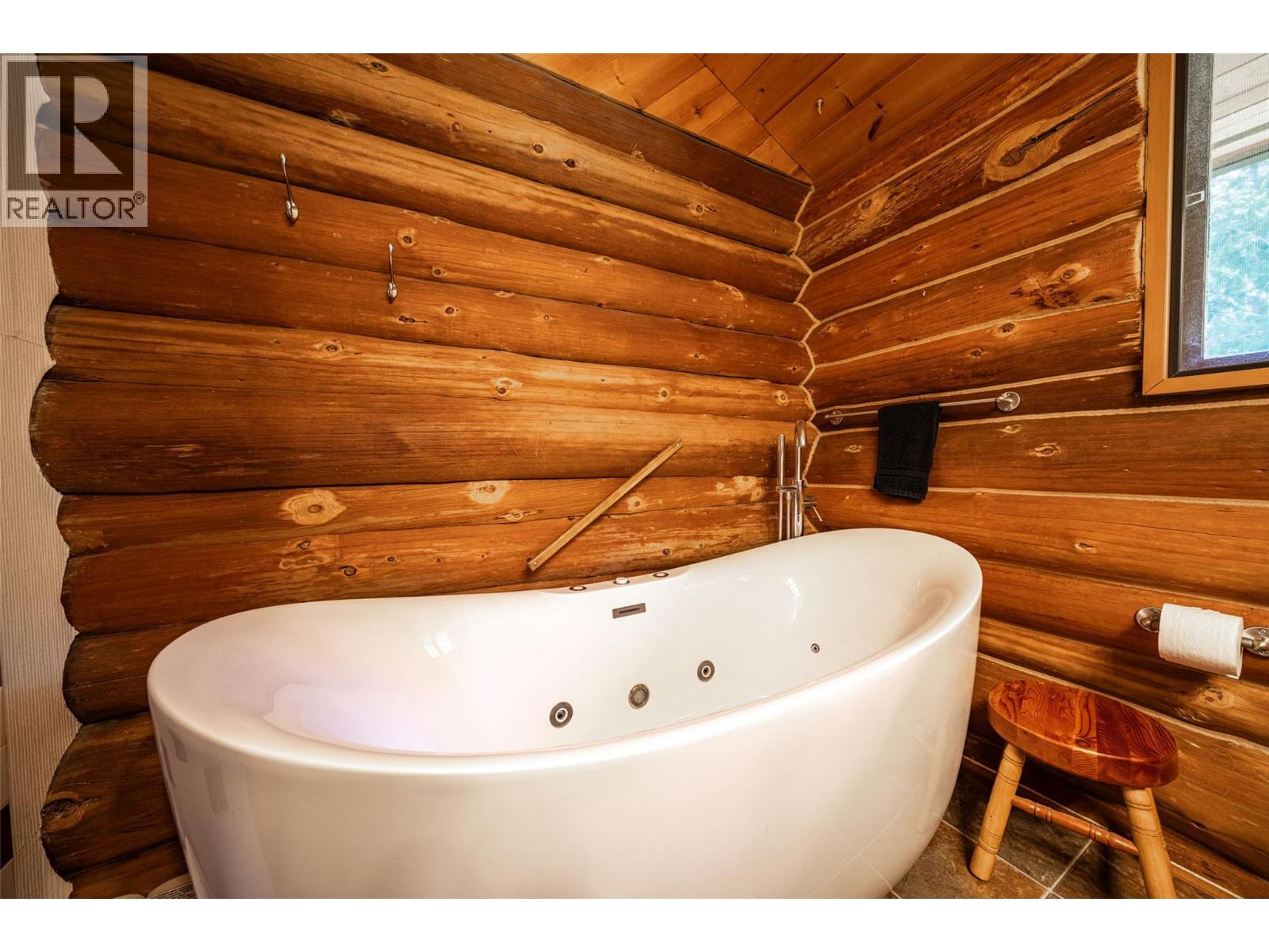 1474 6 Highway, Cherryville, British Columbia  V0E 2G1 - Photo 42 - 10344774