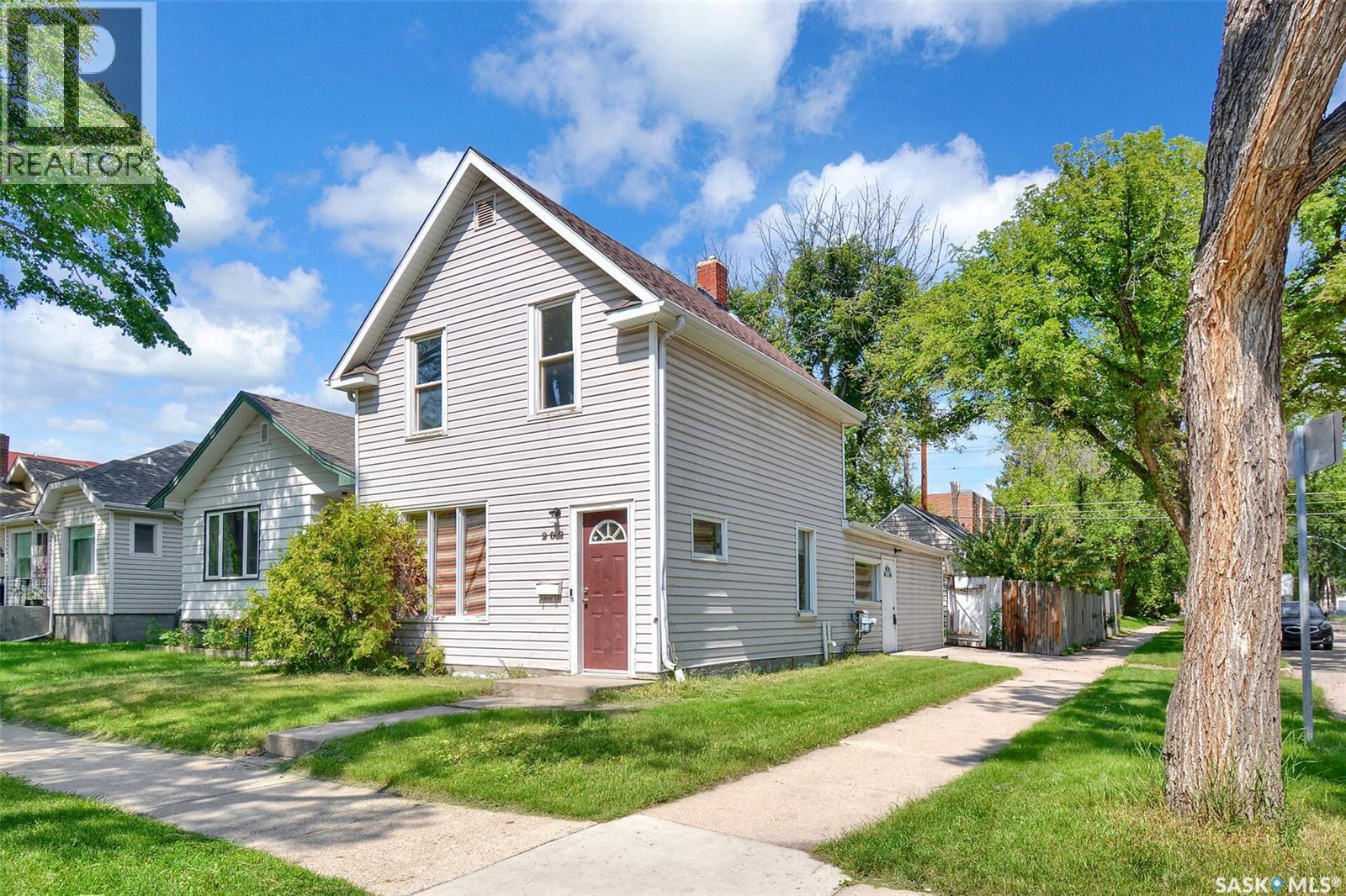 202 32nd Street W, Saskatoon, Saskatchewan  S7L 0S4 - Photo 1 - SK024089