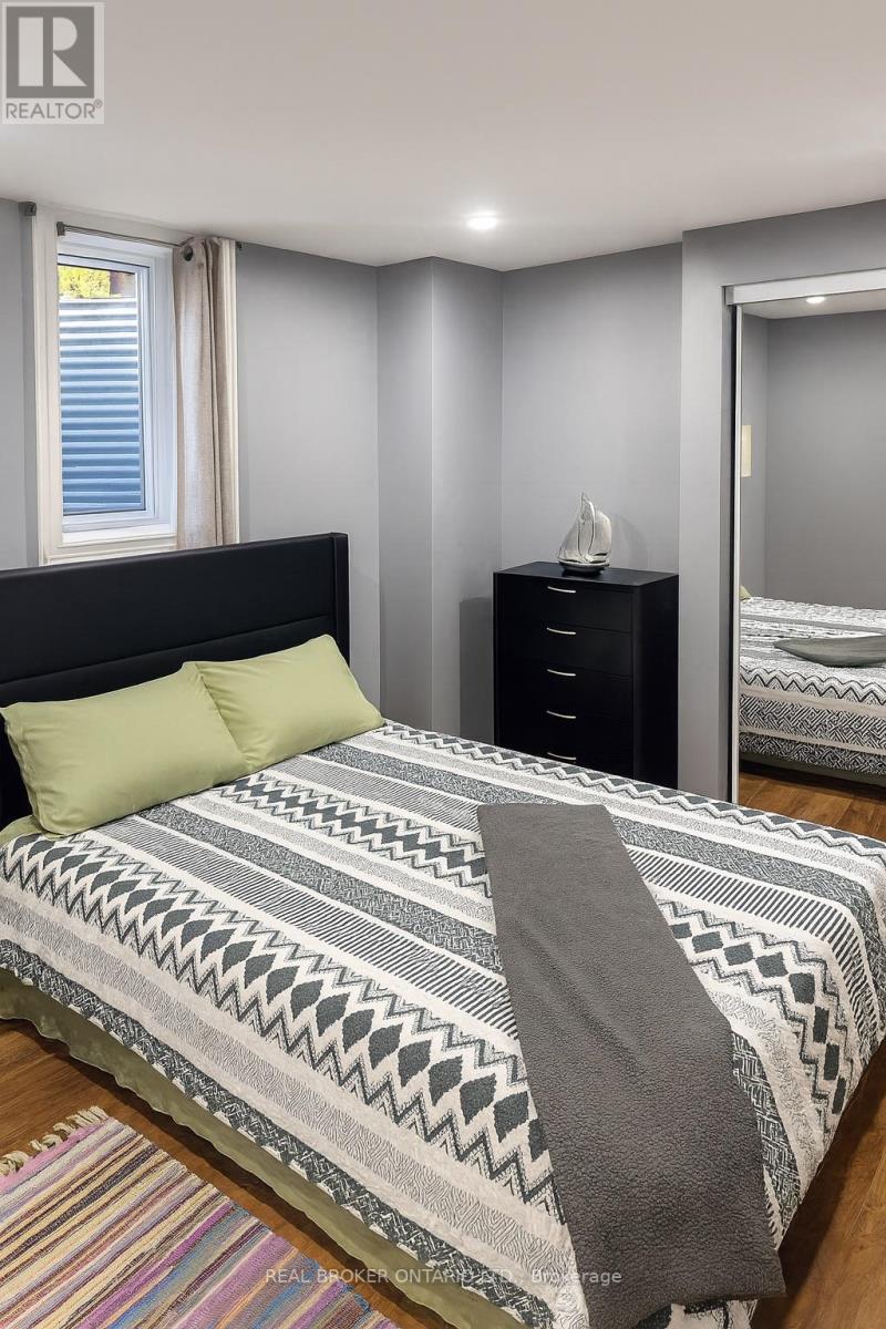 210 Miller Drive, Halton Hills, Ontario L7G 6N3 - Photo 14 - W12542472