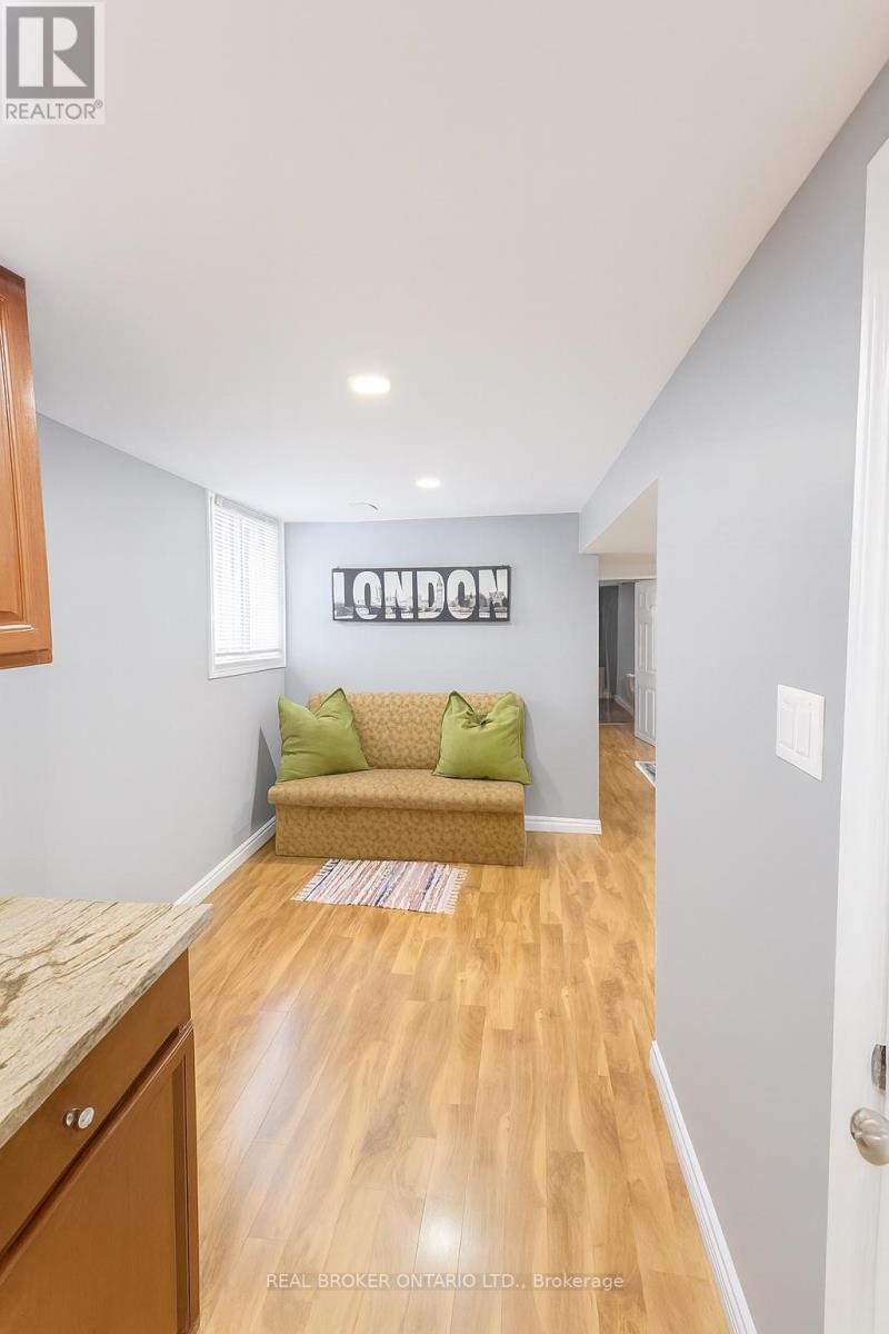 210 Miller Drive, Halton Hills, Ontario L7G 6N3 - Photo 11 - W12542472