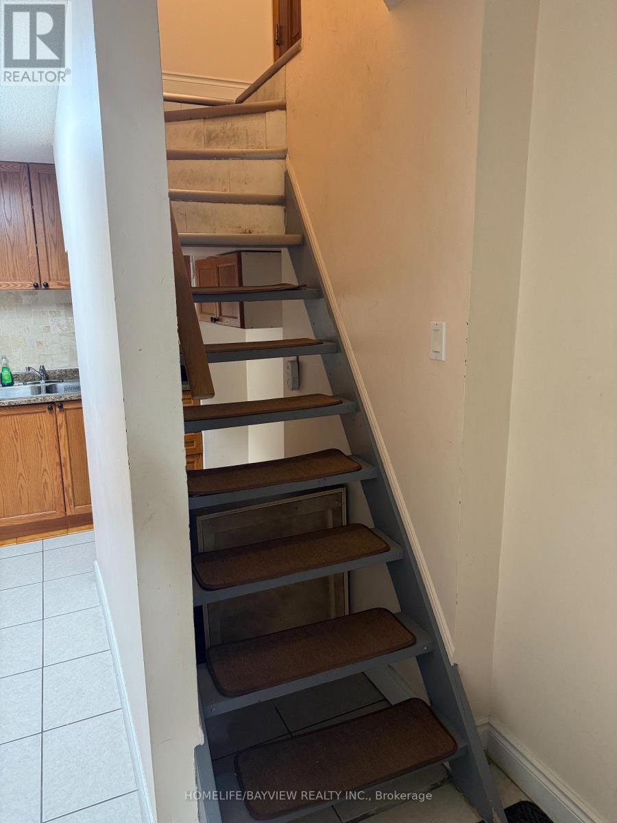 BSMT - 10 FIELDSIDE DRIVE, Toronto, Ontario