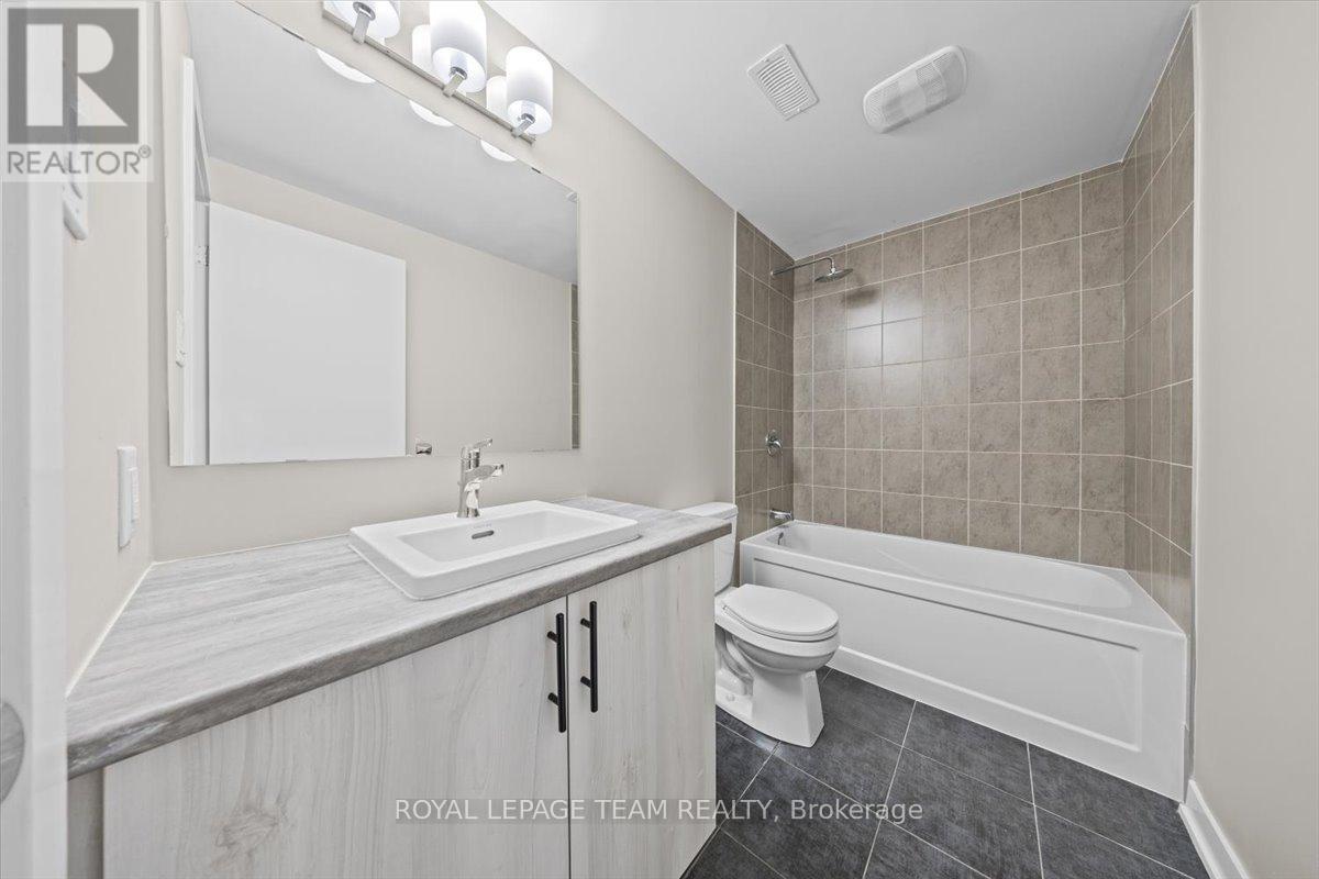426 Epoch Street, Ottawa, Ontario  K2J 6X7 - Photo 29 - X12469227