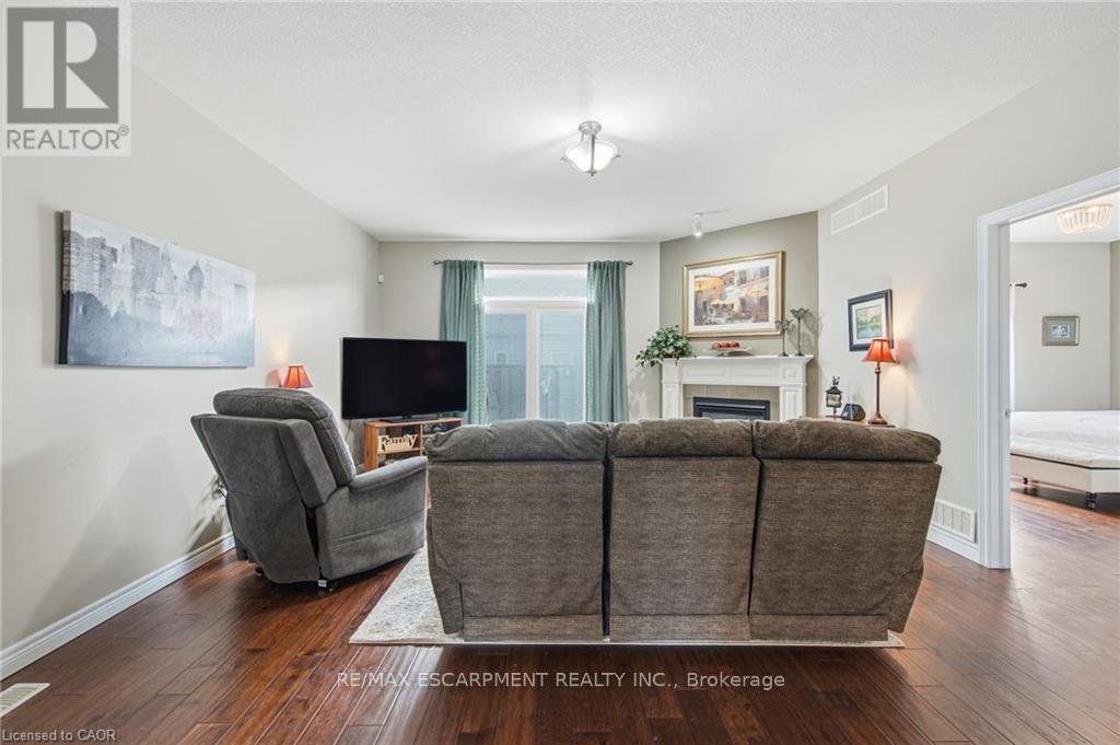 4 Hillgartner Lane, Hamilton, Ontario  L0R 1C0 - Photo 14 - X12542536