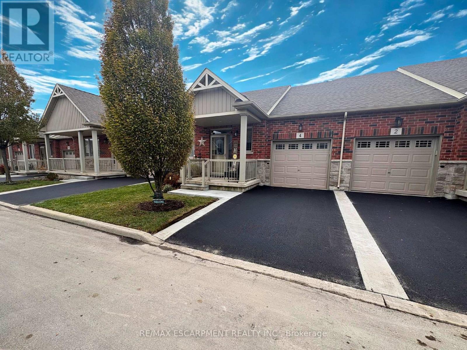 4 Hillgartner Lane, Hamilton, Ontario  L0R 1C0 - Photo 2 - X12542536