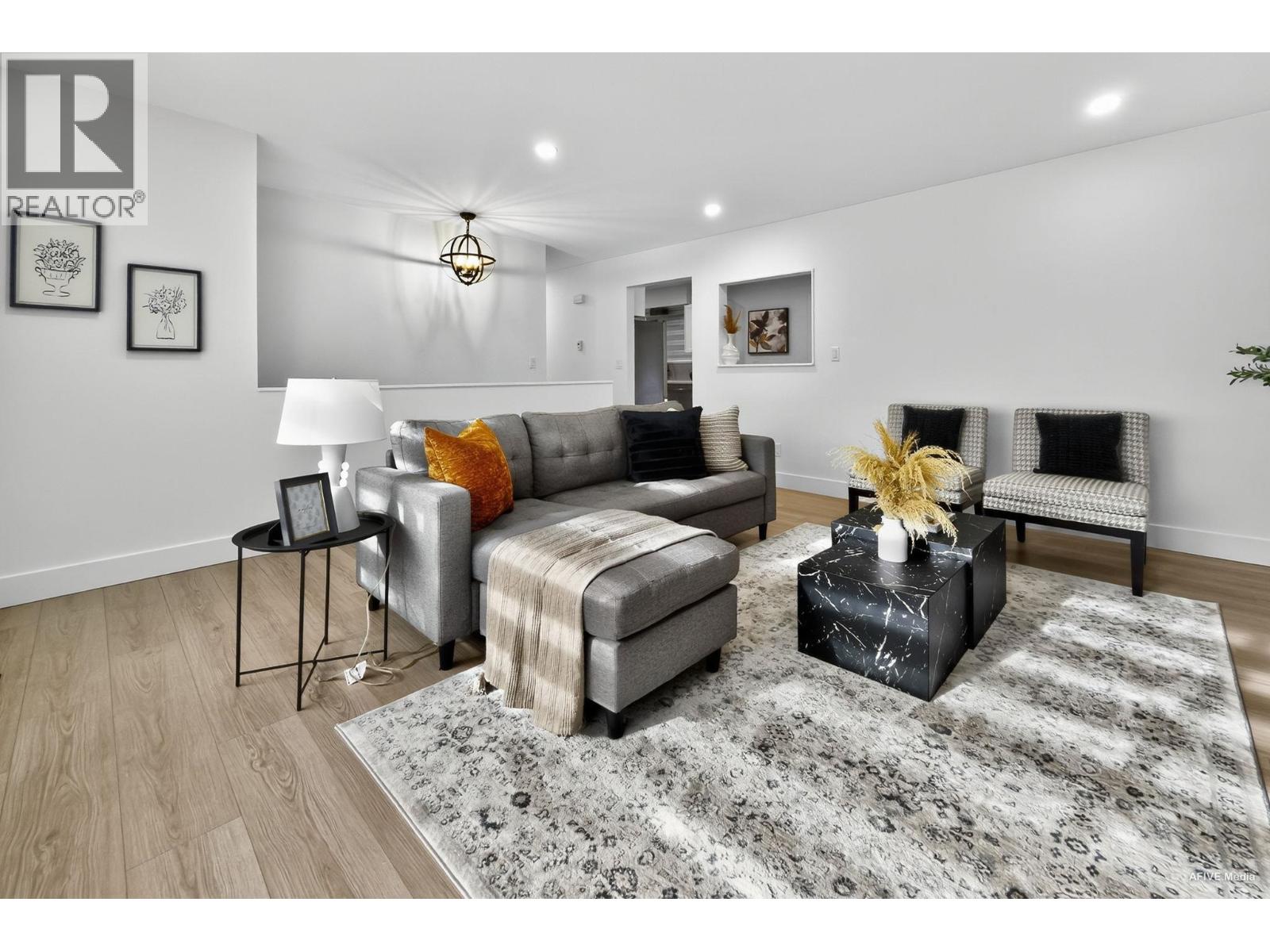 9831 Glenthorne Drive, Richmond, British Columbia V7A 1Y3 - Photo 5 - R3066138