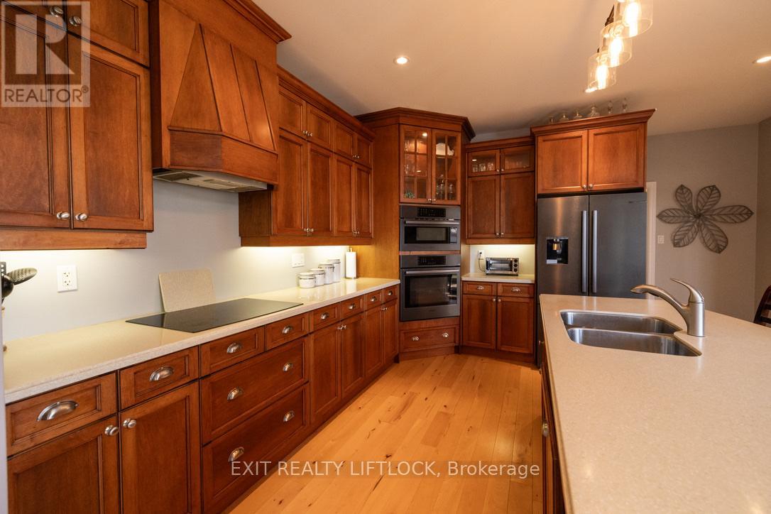 129 Stinson's Bay Road, Kawartha Lakes, Ontario  K0M 1N0 - Photo 14 - X12547026