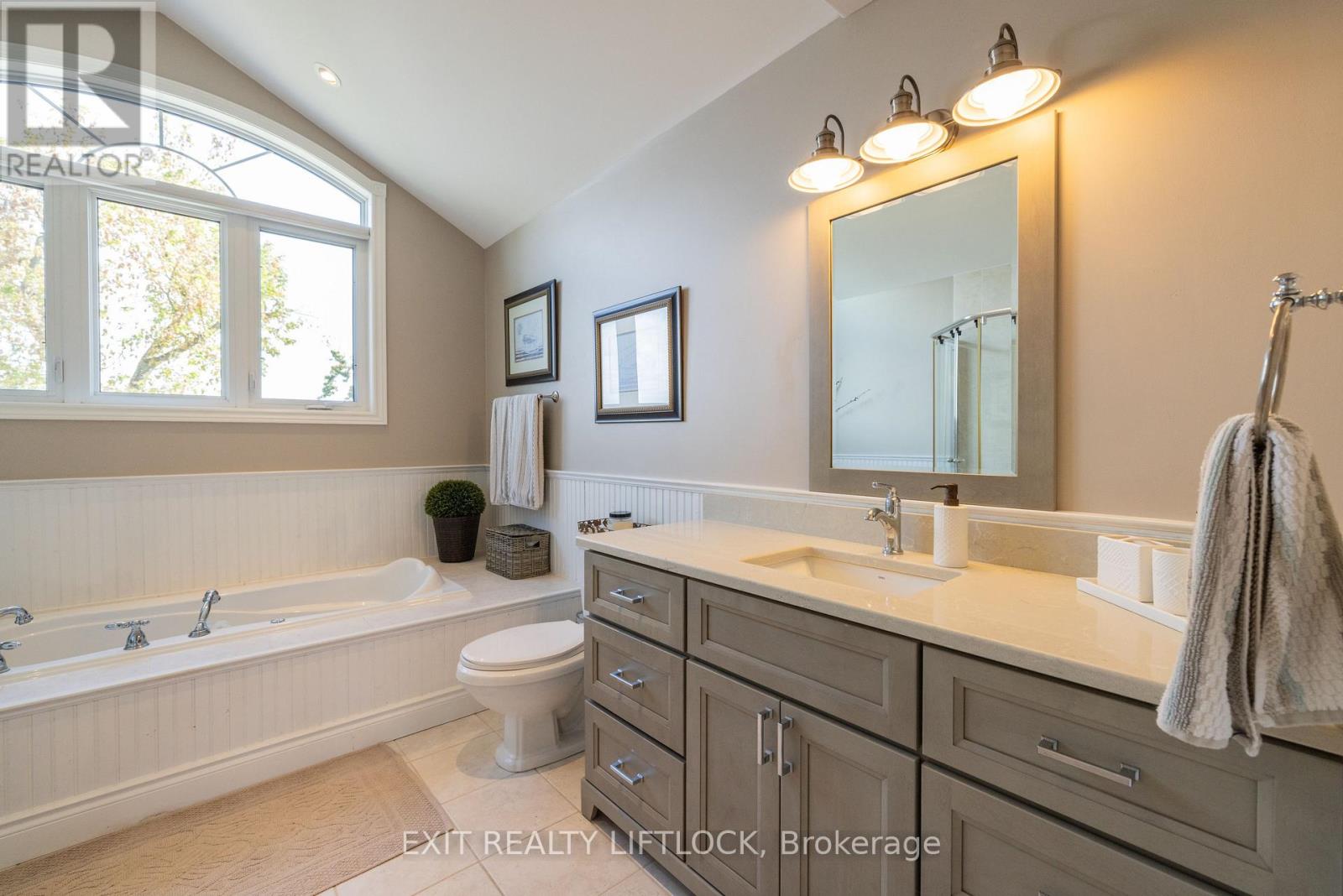 129 Stinson's Bay Road, Kawartha Lakes, Ontario  K0M 1N0 - Photo 28 - X12547026