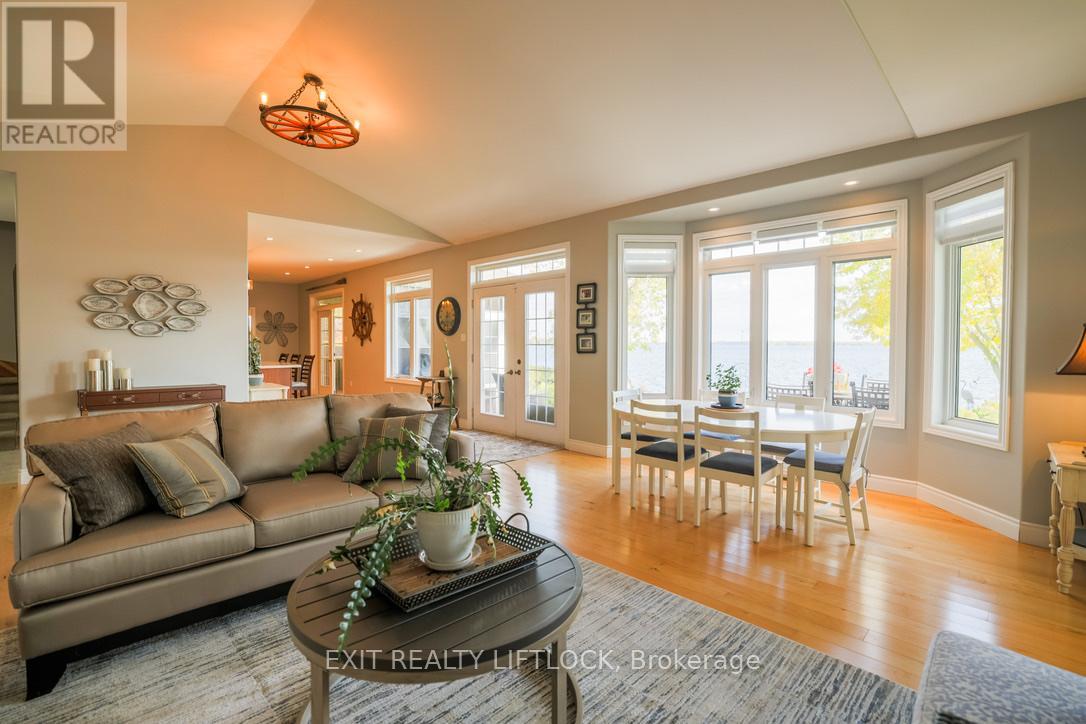 129 Stinson's Bay Road, Kawartha Lakes, Ontario  K0M 1N0 - Photo 32 - X12547026