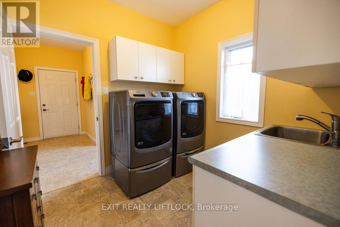 129 Stinson's Bay Road, Kawartha Lakes, Ontario  K0M 1N0 - Photo 34 - X12547026