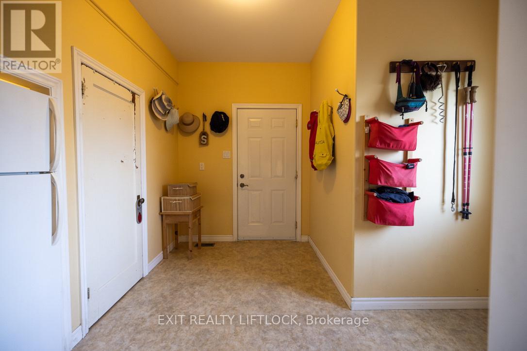 129 Stinson's Bay Road, Kawartha Lakes, Ontario  K0M 1N0 - Photo 35 - X12547026