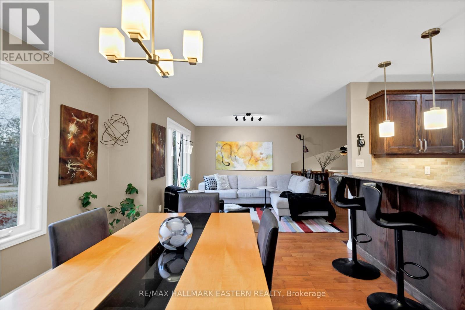 55 Goodman Road, Kawartha Lakes, Ontario K0M 1N0 - Photo 9 - X12547110