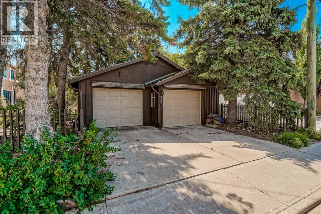 2201 26a Street Sw, Calgary, Alberta  T3E 2C2 - Photo 9 - A2253718