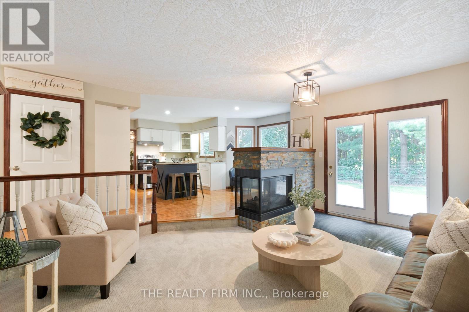 512 Riverview Drive, Strathroy-Caradoc, Ontario  N7G 4B4 - Photo 14 - X12547046