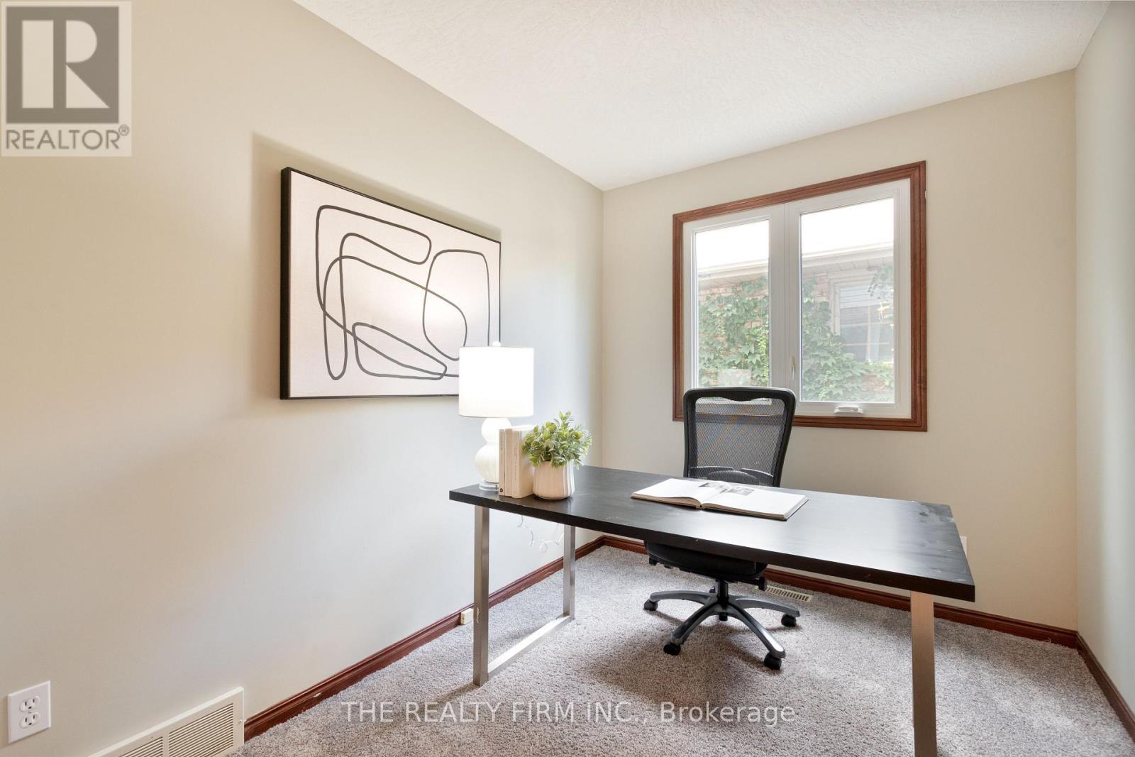 512 Riverview Drive, Strathroy-Caradoc, Ontario  N7G 4B4 - Photo 15 - X12547046