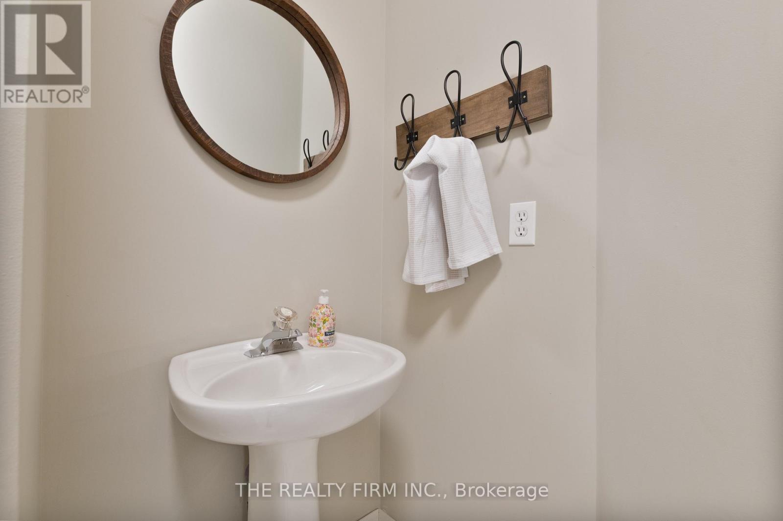 512 Riverview Drive, Strathroy-Caradoc, Ontario  N7G 4B4 - Photo 16 - X12547046