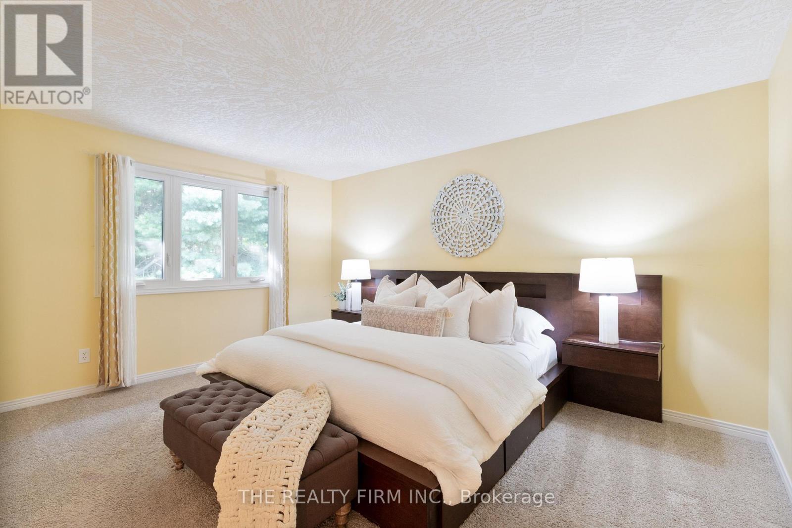 512 Riverview Drive, Strathroy-Caradoc, Ontario  N7G 4B4 - Photo 19 - X12547046