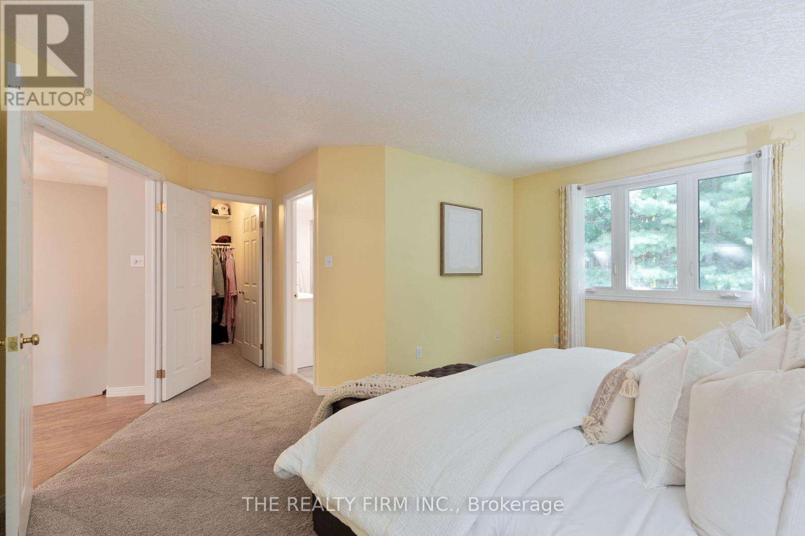 512 Riverview Drive, Strathroy-Caradoc, Ontario  N7G 4B4 - Photo 20 - X12547046