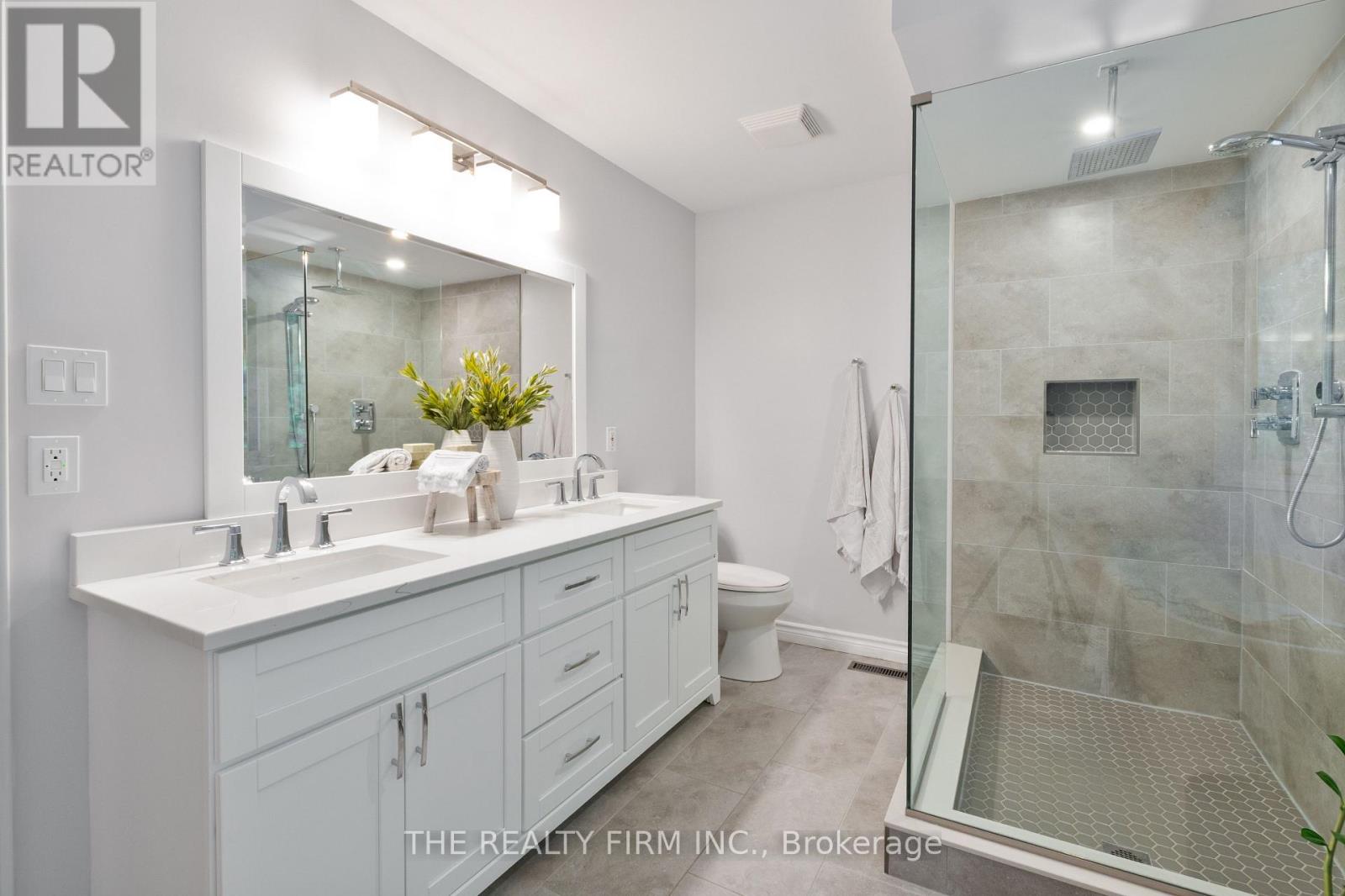 512 Riverview Drive, Strathroy-Caradoc, Ontario  N7G 4B4 - Photo 22 - X12547046