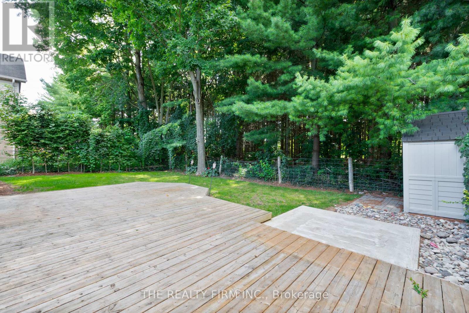 512 Riverview Drive, Strathroy-Caradoc, Ontario  N7G 4B4 - Photo 36 - X12547046