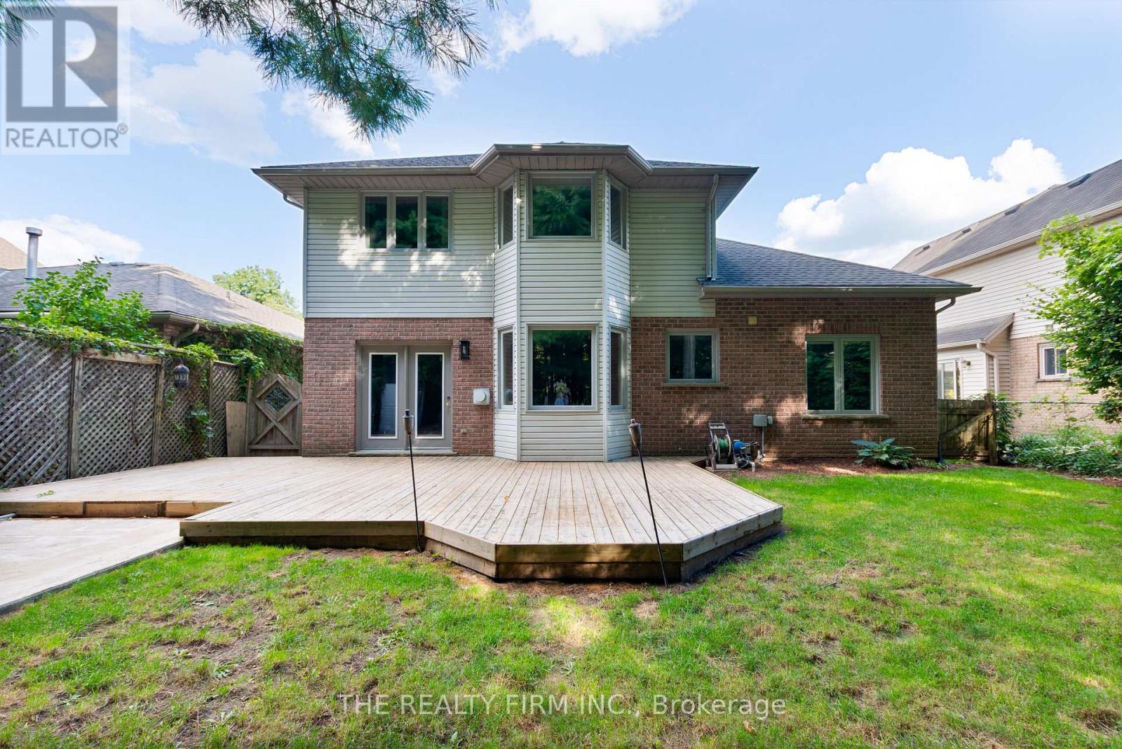 512 Riverview Drive, Strathroy-Caradoc, Ontario  N7G 4B4 - Photo 39 - X12547046