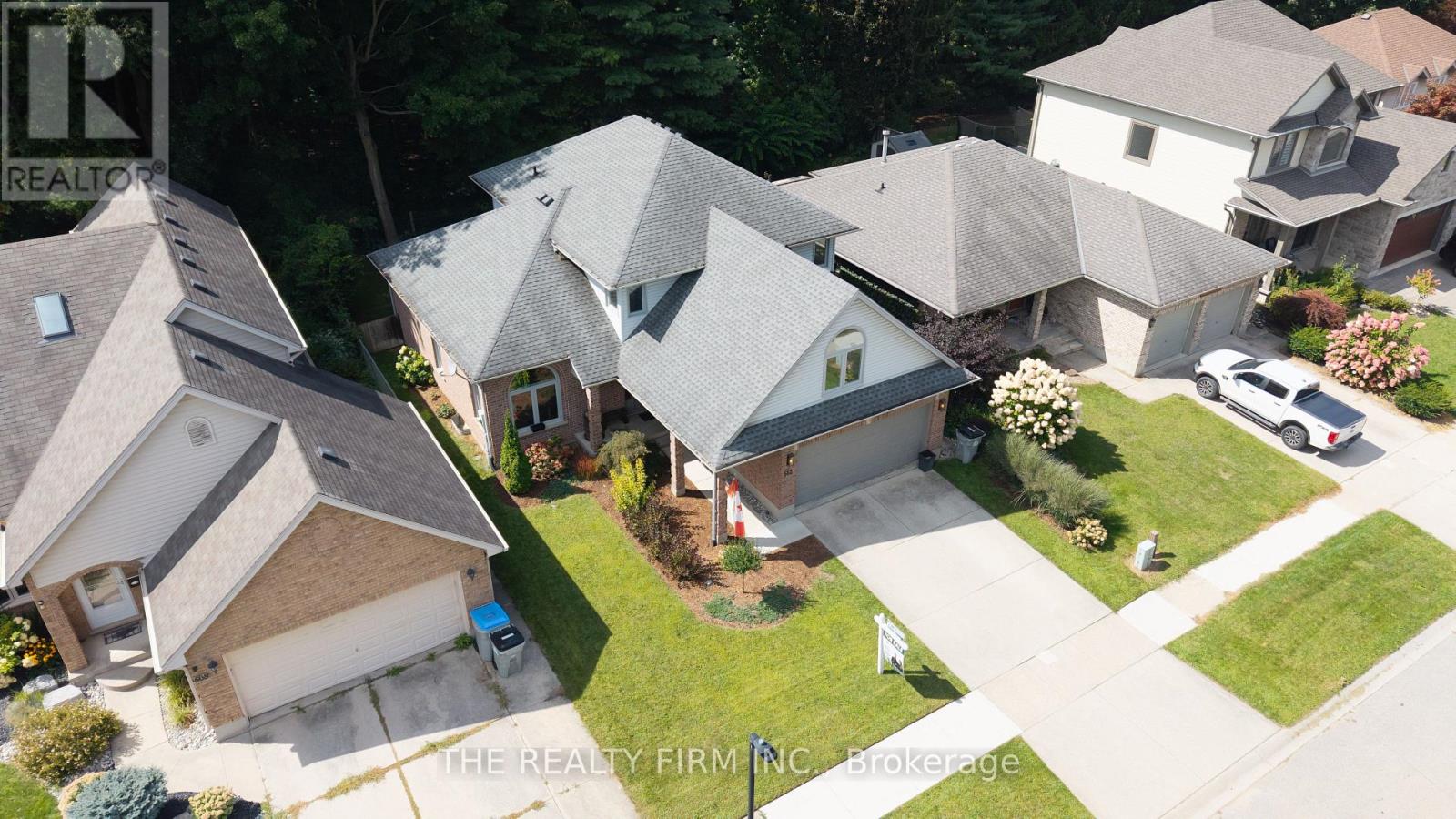 512 Riverview Drive, Strathroy-Caradoc, Ontario  N7G 4B4 - Photo 40 - X12547046