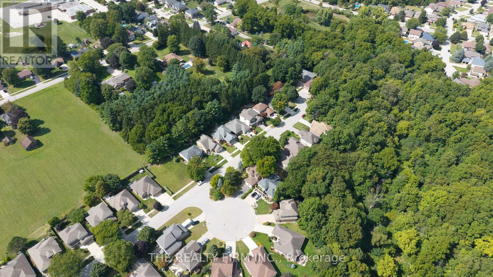 512 Riverview Drive, Strathroy-Caradoc, Ontario  N7G 4B4 - Photo 45 - X12547046