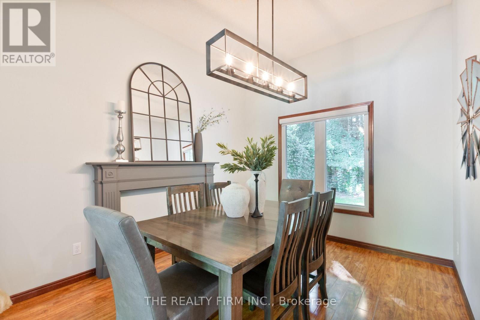 512 Riverview Drive, Strathroy-Caradoc, Ontario  N7G 4B4 - Photo 7 - X12547046