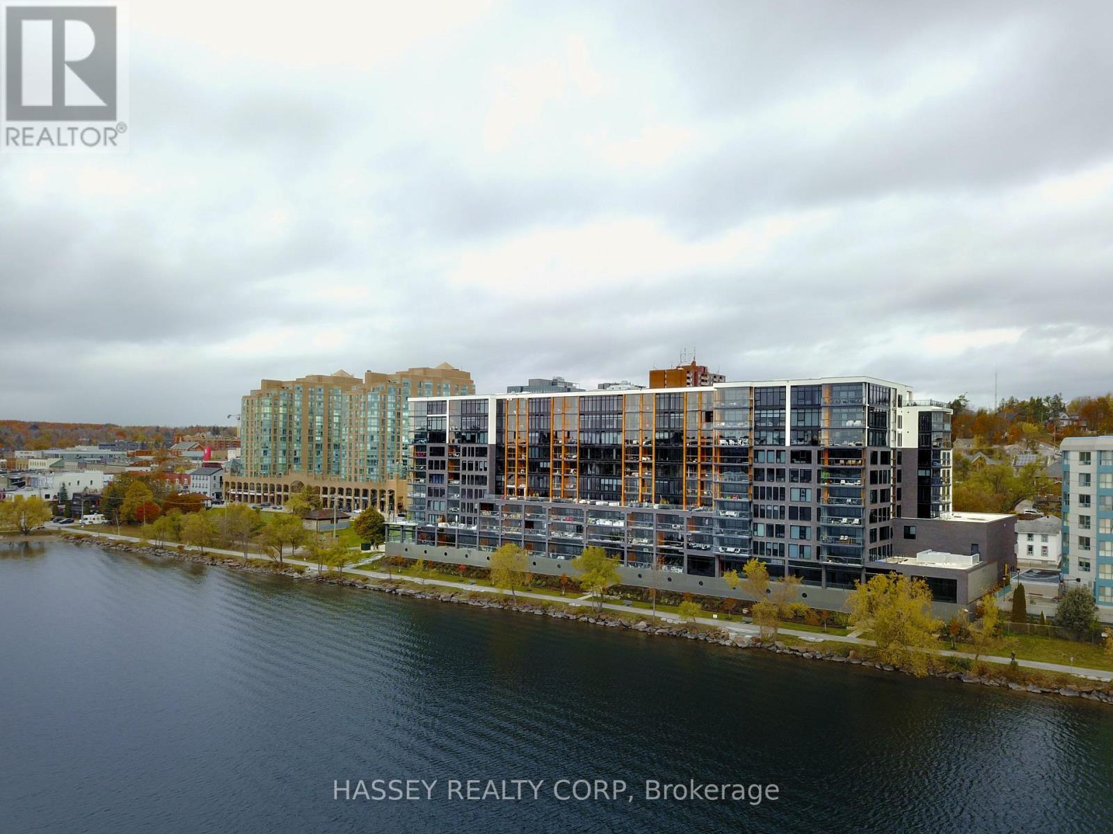 C1 - 185 Dunlop Street E, Barrie (Lakeshore), Ontario  L4M 0L7 - Photo 1 - S12546888