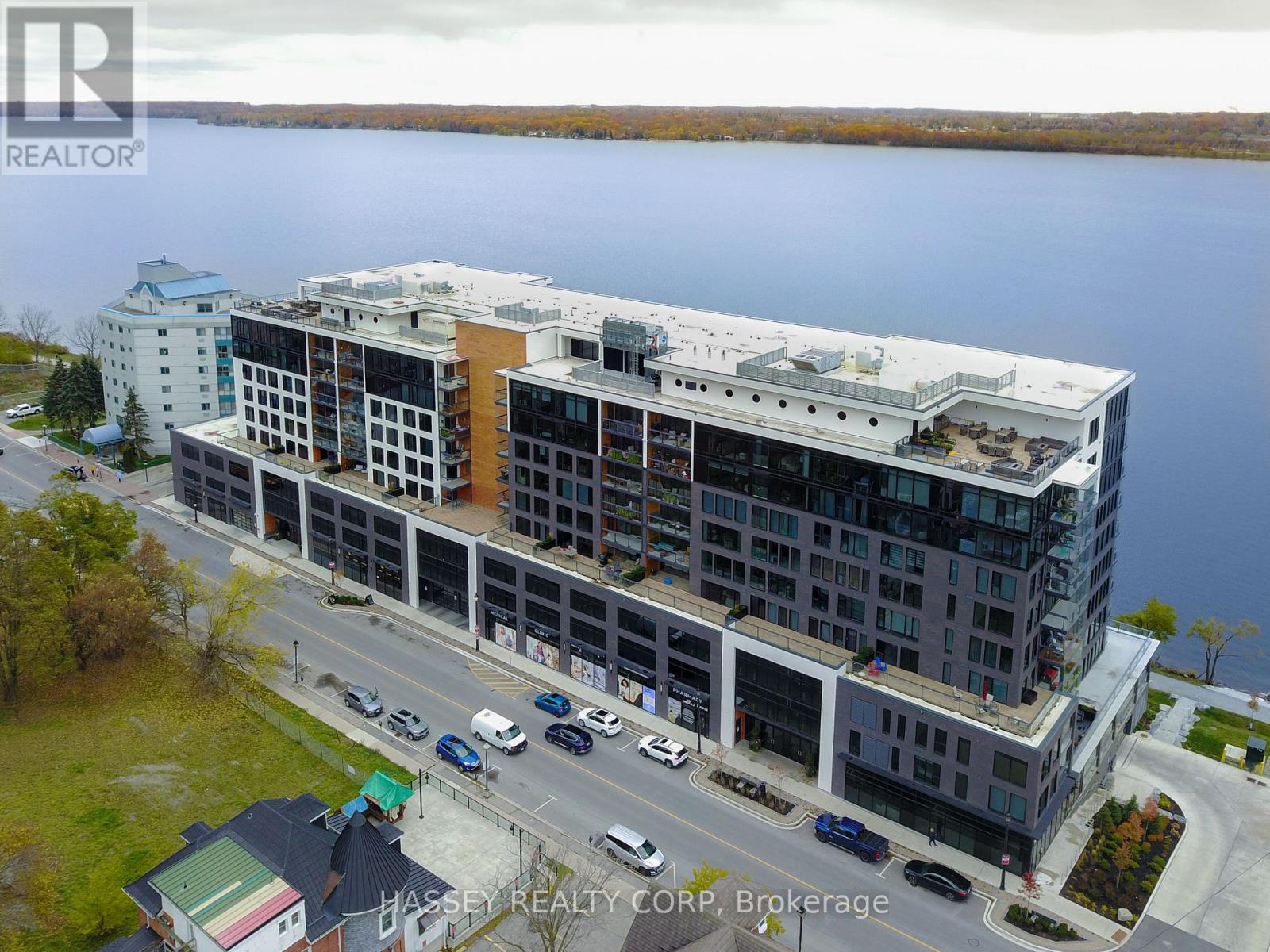 C1 - 185 Dunlop Street E, Barrie (Lakeshore), Ontario  L4M 0L7 - Photo 2 - S12546888