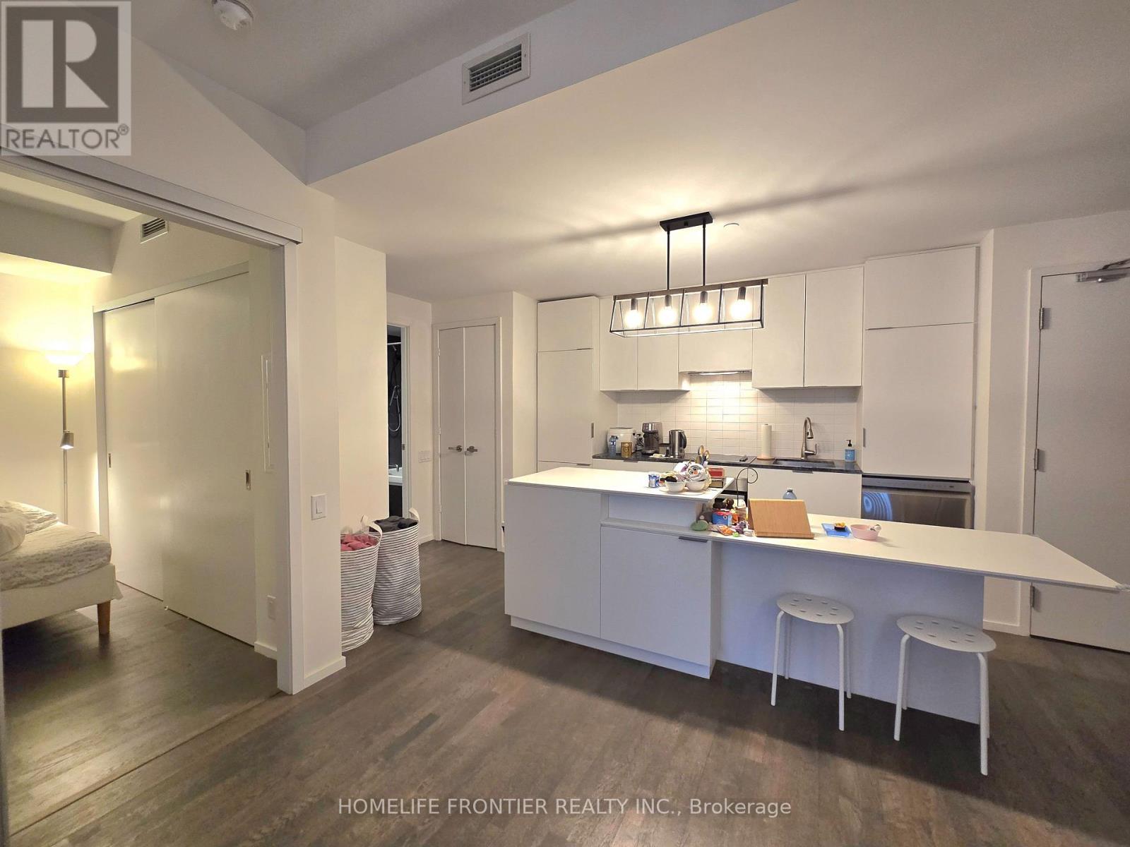 1211 - 5 ST JOSEPH STREET, Toronto, Ontario