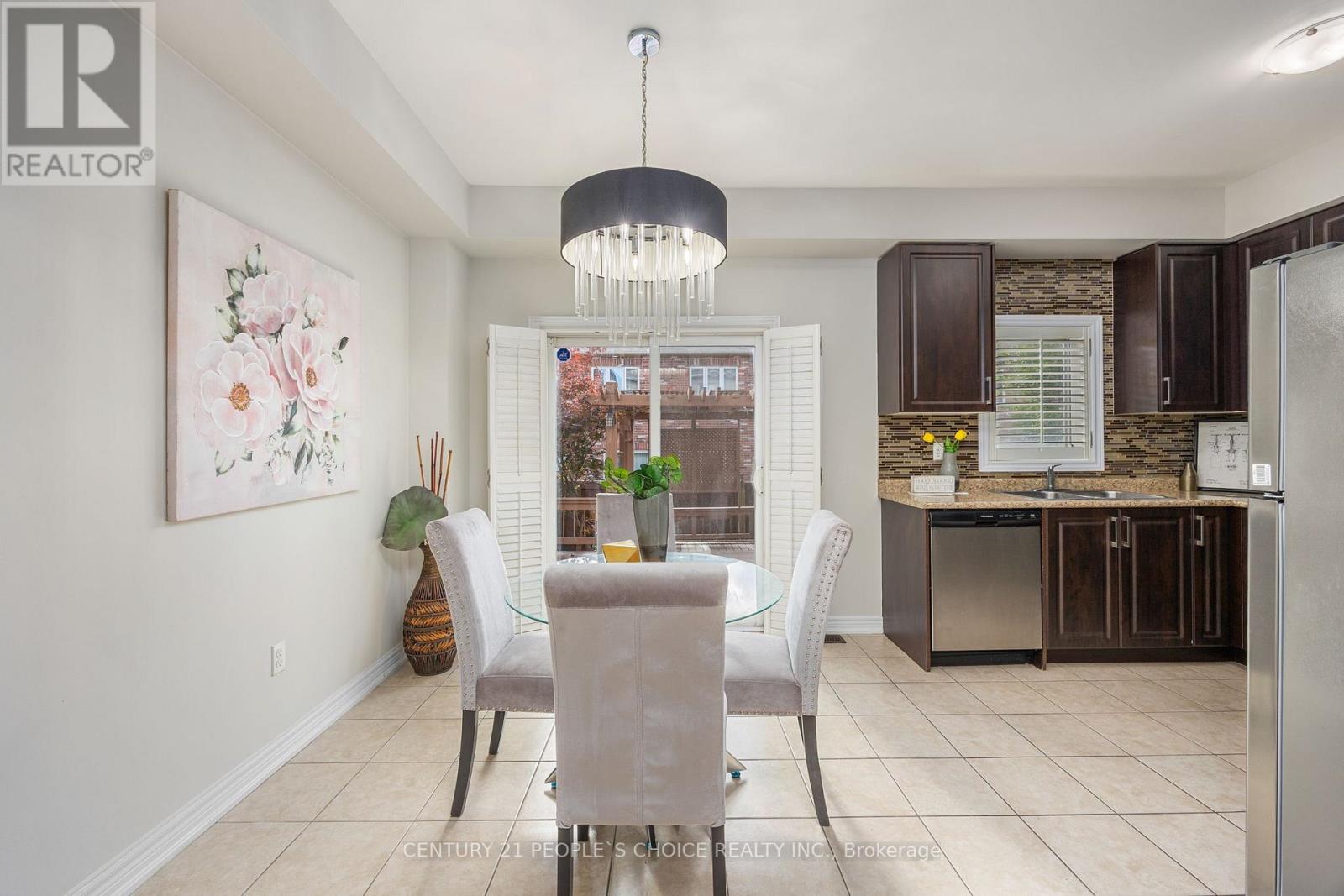 Upper - 32 Frenchpark Circle, Brampton, Ontario  L6X 0Y6 - Photo 10 - W12546838