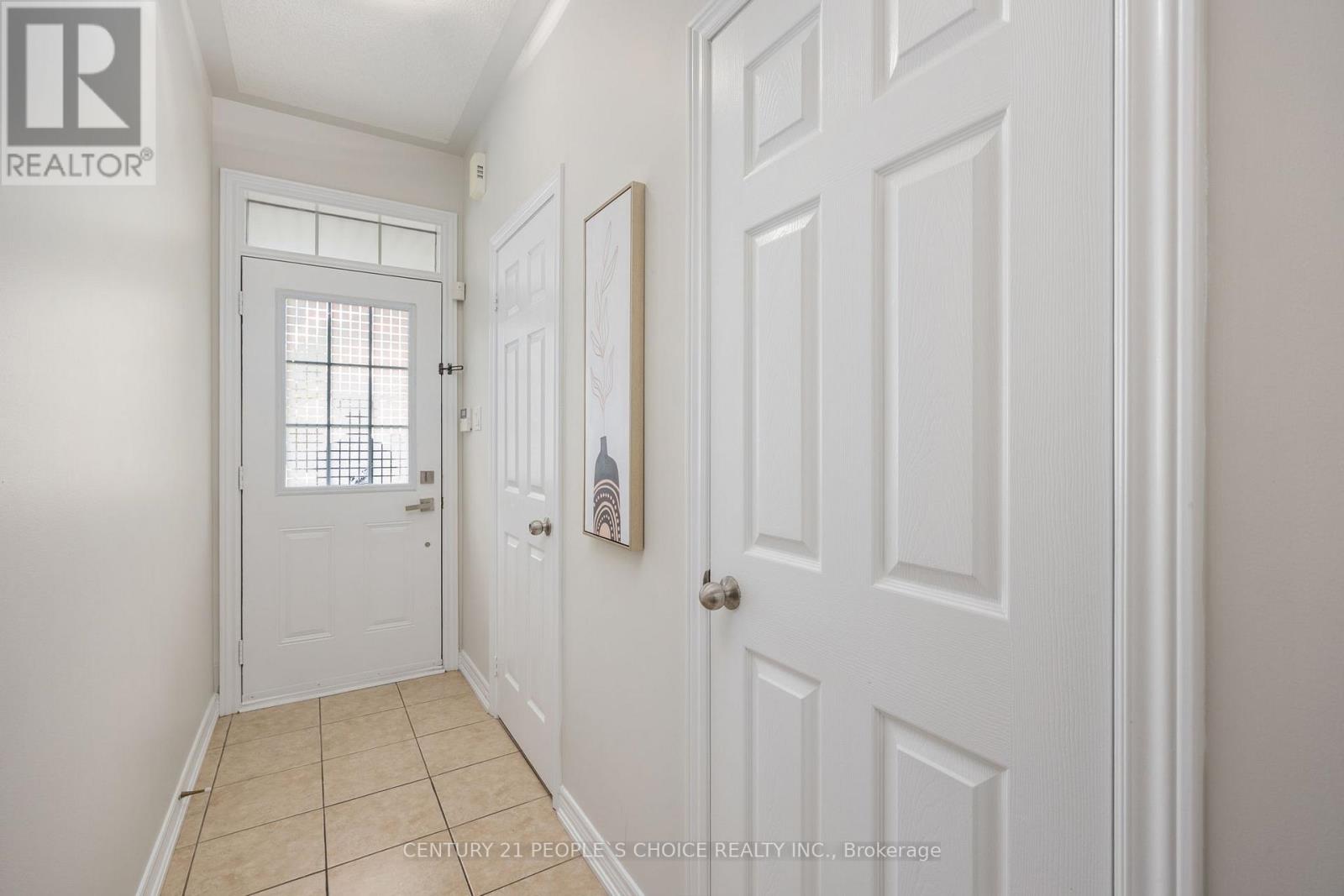 Upper - 32 Frenchpark Circle, Brampton, Ontario  L6X 0Y6 - Photo 4 - W12546838