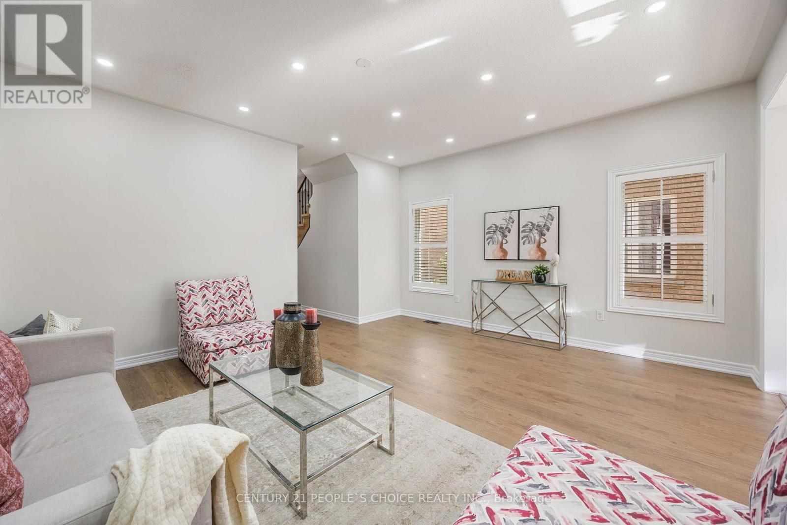 Upper - 32 Frenchpark Circle, Brampton, Ontario  L6X 0Y6 - Photo 9 - W12546838