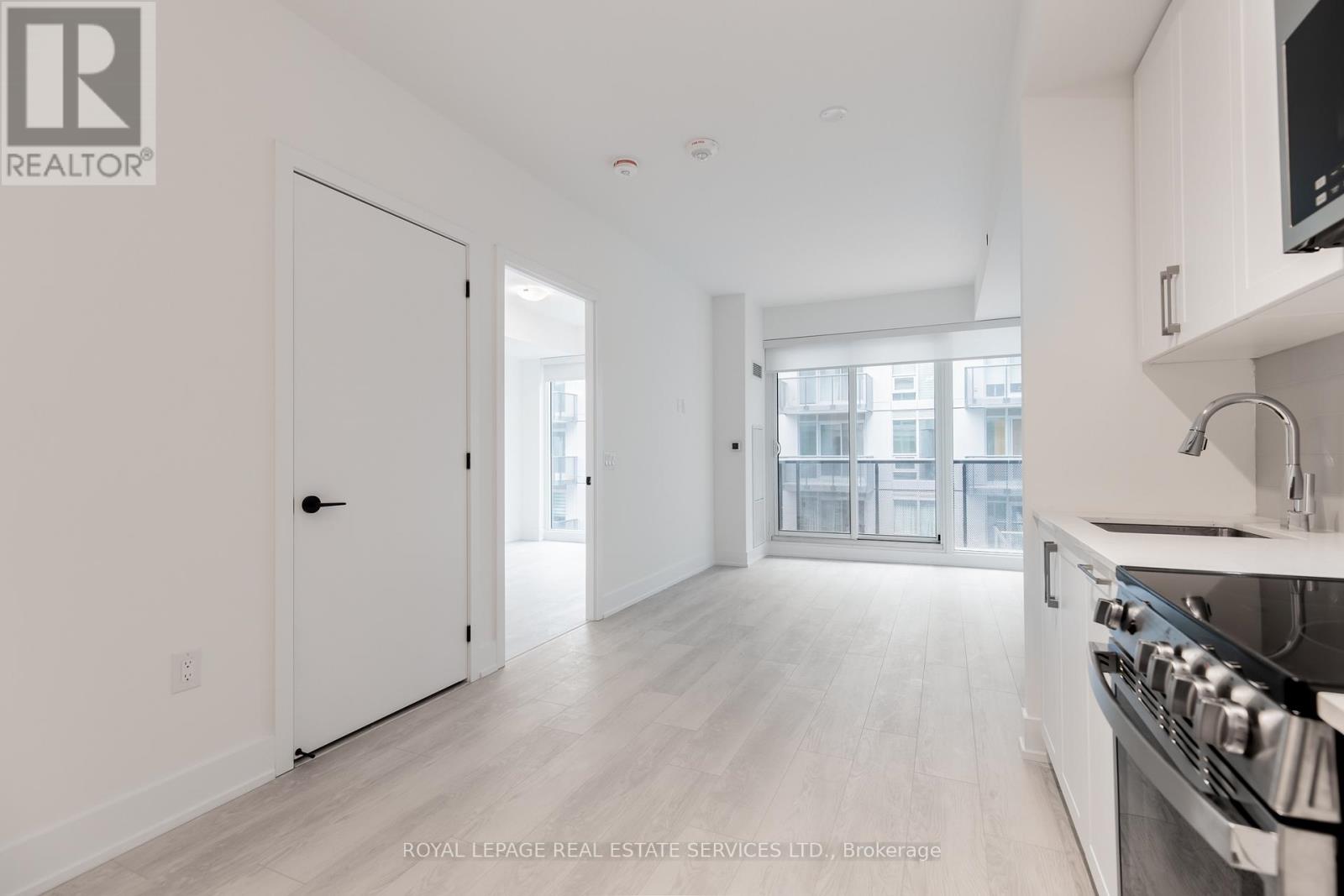 451 - 2450 Old Bronte Road, Oakville, Ontario  L6M 5P6 - Photo 3 - W12546842