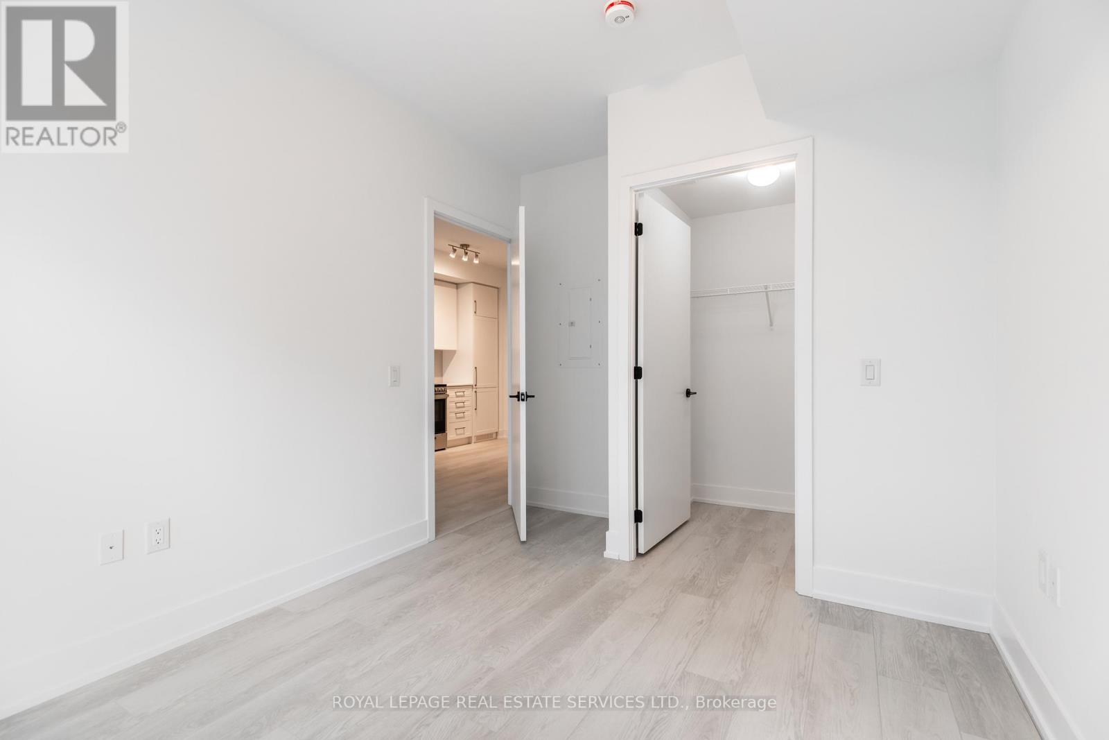 451 - 2450 Old Bronte Road, Oakville, Ontario  L6M 5P6 - Photo 9 - W12546842