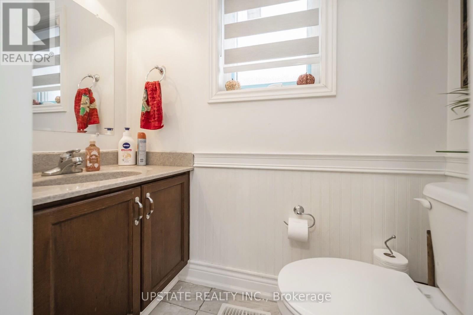 12 Bramfield Street, Brampton, Ontario  L7A 2W3 - Photo 7 - W12546850