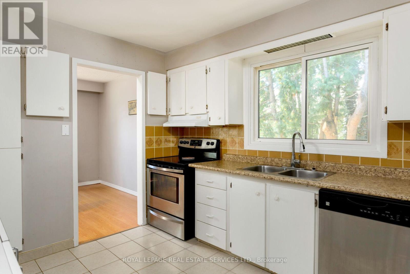 2339 Hixon Street, Oakville, Ontario  L6L 1T7 - Photo 11 - W12546856