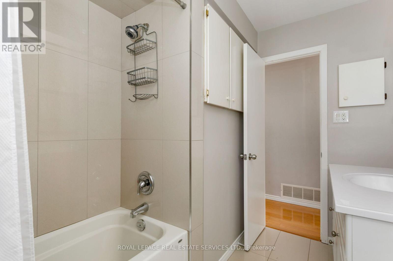 2339 Hixon Street, Oakville, Ontario  L6L 1T7 - Photo 16 - W12546856