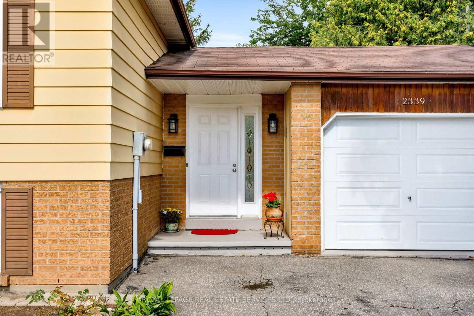 2339 Hixon Street, Oakville, Ontario  L6L 1T7 - Photo 2 - W12546856