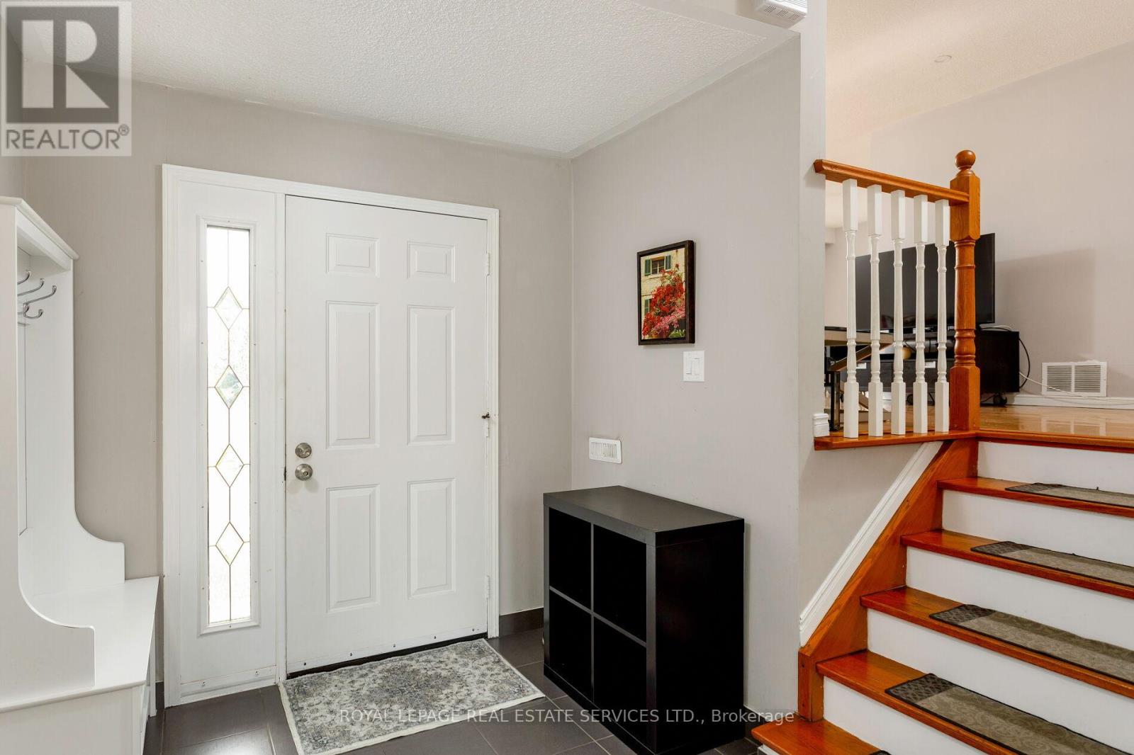 2339 Hixon Street, Oakville, Ontario  L6L 1T7 - Photo 4 - W12546856