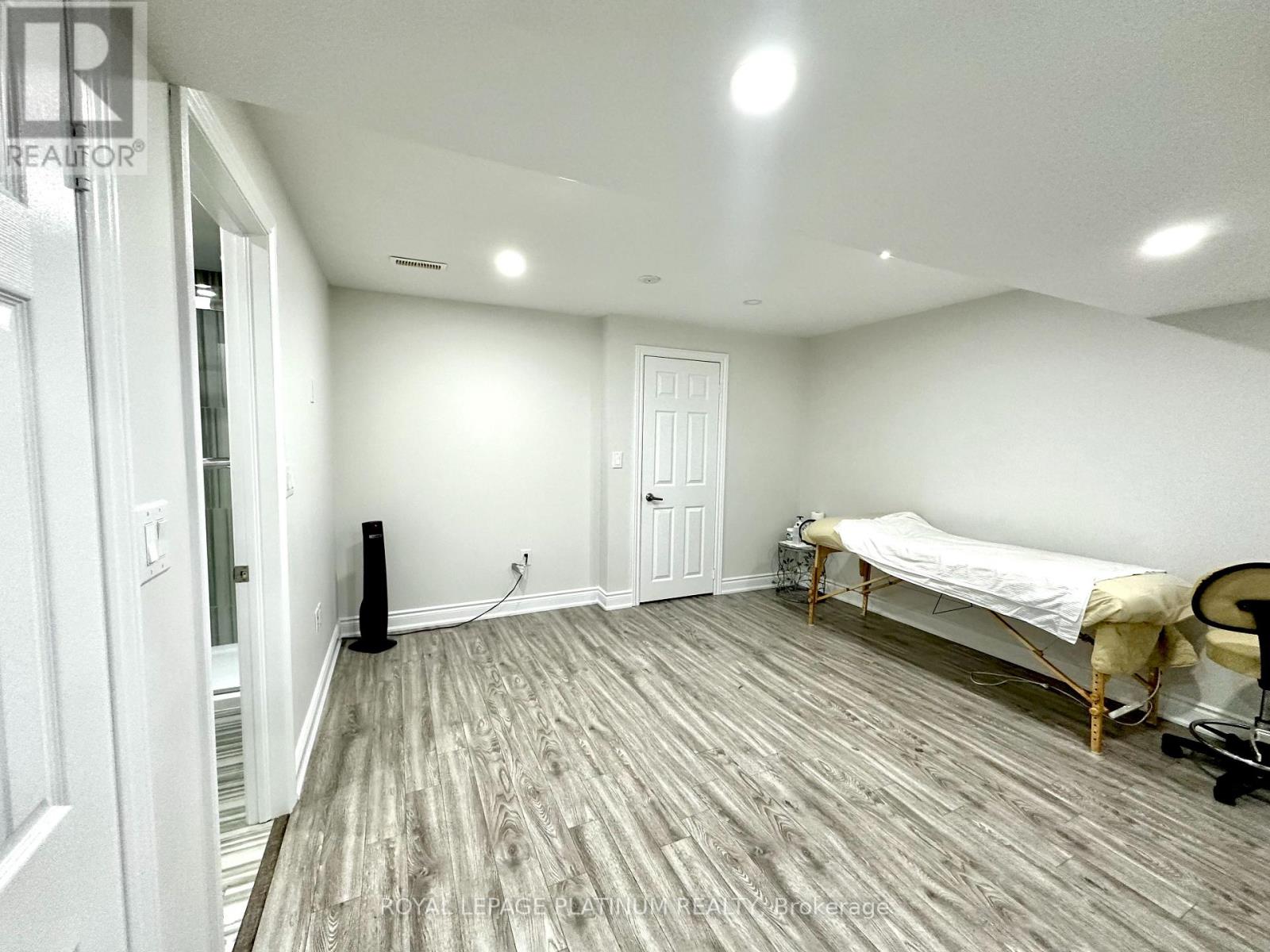 68 Fallmeadow Circle, Brampton, Ontario  L6Y 0Y7 - Photo 13 - W12546868