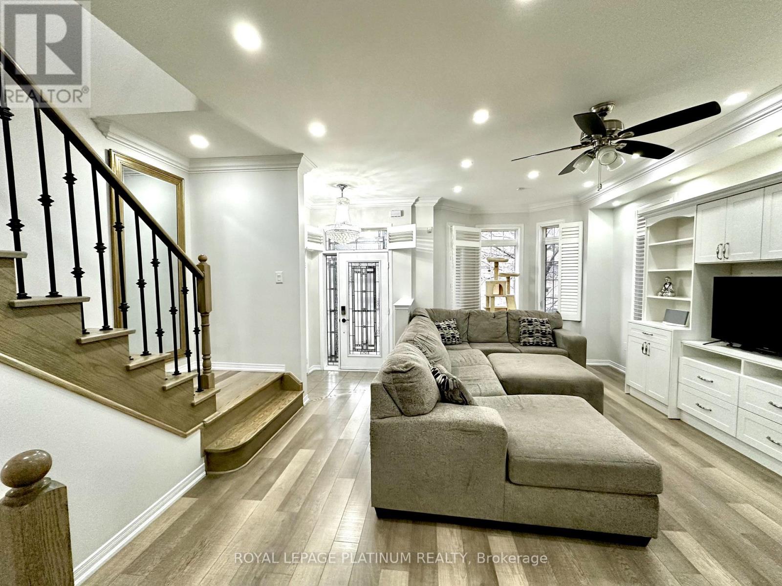 68 Fallmeadow Circle, Brampton, Ontario  L6Y 0Y7 - Photo 5 - W12546868