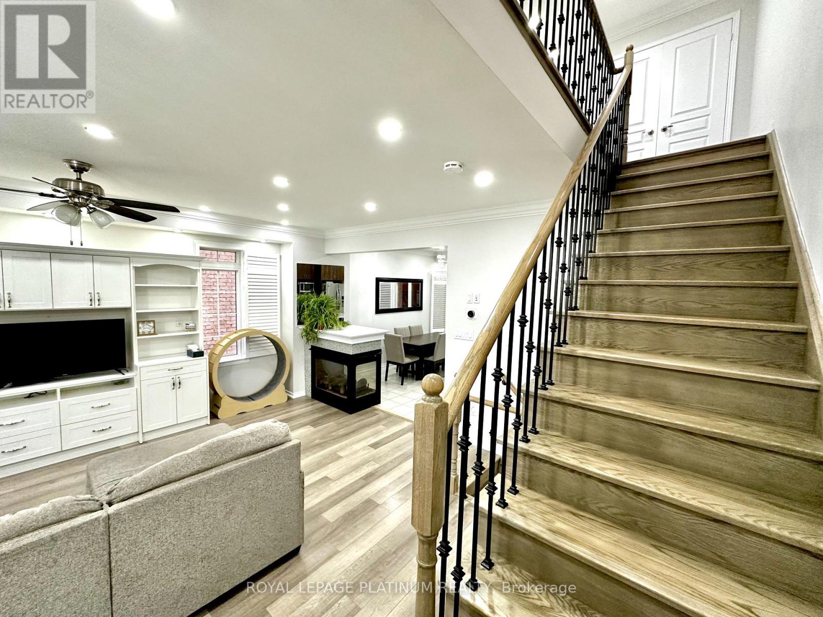 68 Fallmeadow Circle, Brampton, Ontario  L6Y 0Y7 - Photo 6 - W12546868