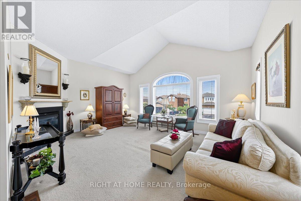 956 Winterton Way, Mississauga, Ontario  L5V 1M6 - Photo 14 - W12546882