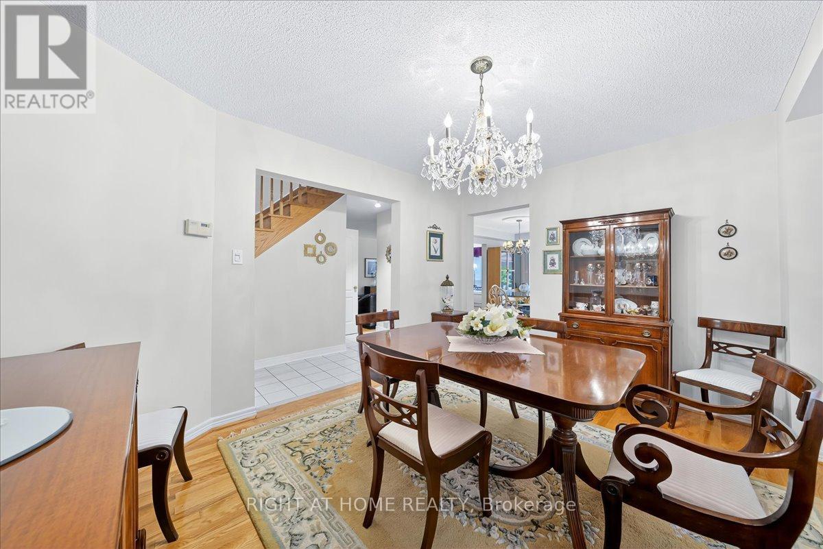 956 Winterton Way, Mississauga, Ontario  L5V 1M6 - Photo 19 - W12546882